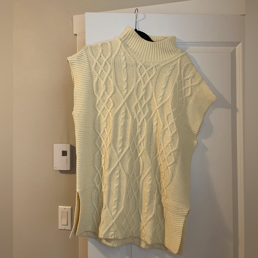 Creamy Turtleneck Sweater Vest